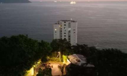 Sala living de 40 m2, no Ilha Porchat. Vista espetacular