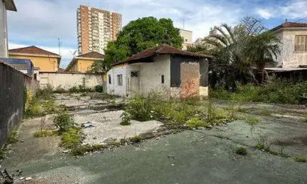 Terreno de 666 m2 bem localizado. Ao lado de 317 m2 à venda.