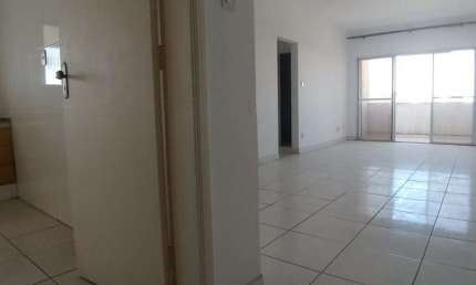 Dois dormitórios. Sala ampla e varanda. Preço bom pelo local