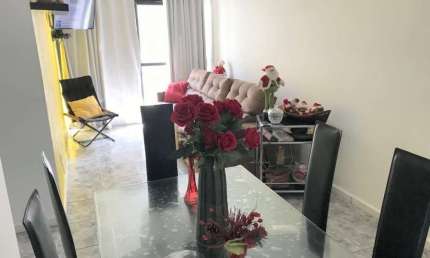 Dois dormitórios com suite. Piscina. Próximo à praia. Bonito