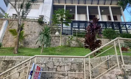 Casa alto padrão. Ilha Porchat. 3 dormitórios e muito mais.