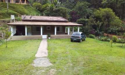 Pedro de Toledo - Casa, 3 dormitórios. piscina com 630 m2..