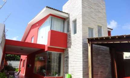 Casa para venda possui 200 metros quadrados com 4 quartos em Bonsucesso - Olinda - PE