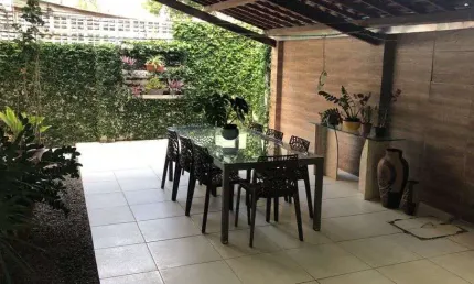 Casa para venda possui 185 metros quadrados com 3 quartos em Jardim Atlântico - Olinda - PE