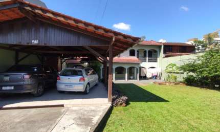 Casa com 3 quartos à venda na Rua Rocha Pombo, 1566, Iririú, Joinville