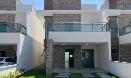 Casa Alto Padrão em Condomínio Fechado – R$ 949.000,00