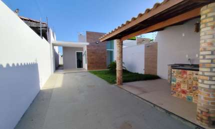 Casa à Venda no Eusébio – Bairro Encantada com 3 Quartos e Área Gourmet