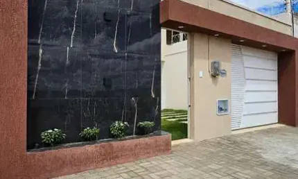 Casa  À Venda Com 3 Quartos - Bairro Jardim Gonzaga - Juazeiro do Norte/CE