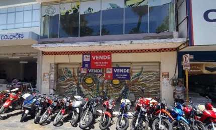 Prédio Comercial Em Frente À Praça Siqueira Campos, Bairro Centro - Crato/CE