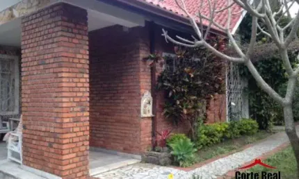 Casa com 2 quartos à venda na rua grão pará, 466, menino deus, porto alegre por r$ 1.250.000