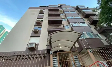 Apartamento com 3 quartos à venda na Rua Geraldo Souza Moreira, 425, Passo da Areia, Porto Alegre por R$ 500.000