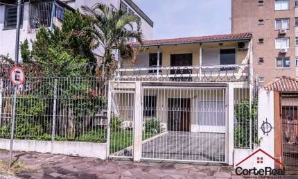 Casa com 2 quartos à venda na Avenida Grécia, 539, Passo da Areia, Porto Alegre por R$ 578.400