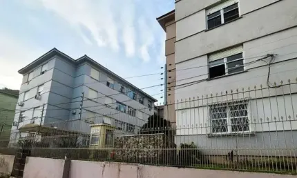 Apartamento com 2 quartos à venda na Avenida Chuí, 324, Cristal, Porto Alegre por R$ 215.000