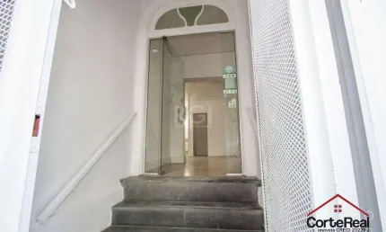 Prédio à venda na Rua Botafogo, 738, Menino Deus, Porto Alegre por R$ 990.000
