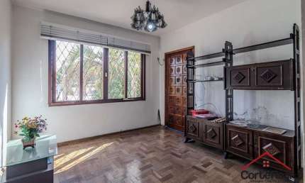 Casa com 6 quartos à venda na Rua Fernando Abbott, 1227, Passo da Areia, Porto Alegre por R$ 698.000