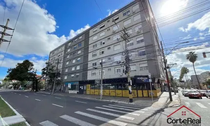 Apartamento com 2 quartos à venda na Avenida Ipiranga, 630, Menino Deus, Porto Alegre por R$ 330.000