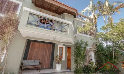 Casa com 3 quartos à venda na Avenida Flamengo, 427, Ipanema, Porto Alegre por R$ 600.000