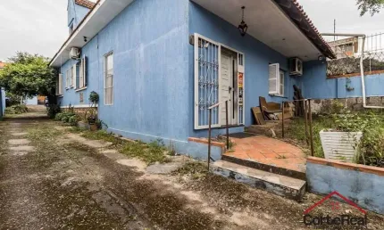 Casa com 3 quartos à venda na Rua Guilherme Alves, 1752, Partenon, Porto Alegre por R$ 690.000