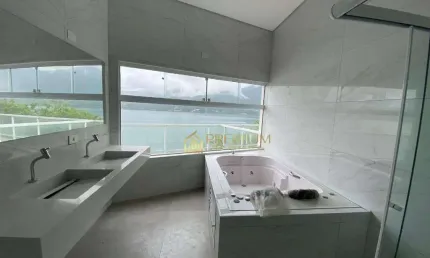 Casa com 3 dormitórios à venda, 324 m² por R$ 5.000.000,00 - Varadouro - São Sebastião/SP