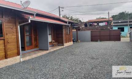 Terreno com 4 Casas mistas, Madeira tratada e Alvenaria, com 2 quartos cada