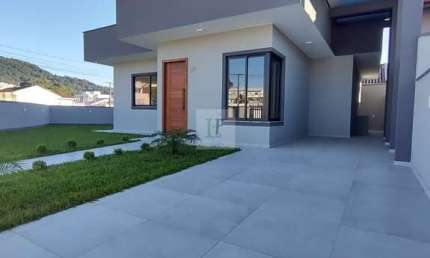Casa com 3 quartos sendo 1 suíte e SPA com água quente