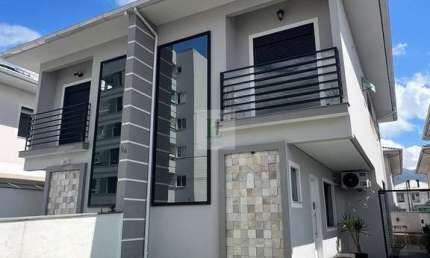 Sobrado 3 dormitórios, sendo 1 suíte por R$ 520.000,00 Barra do Aririú