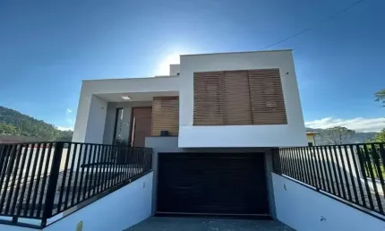Casa com 3 quartos à venda na Avenida Coronel Antônio Lehmkuhl, 1, Centro, Águas Mornas