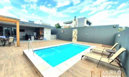 Casa em condomínio TÉRREA, 4 quartos, sendo 3 suítes, 280 metros- URBANOVA