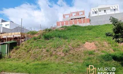 Terreno com 378m2 com projeto aprovado no Condomínio Verana