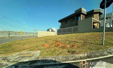 Terreno em condomínio fechado à venda na Rua Cayetana Blanca, Residencial Colinas, Caçapava