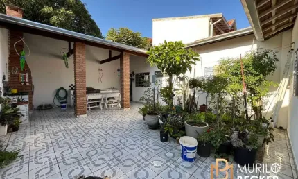 Casa com 3 quartos e ponto comercial no morada do sol