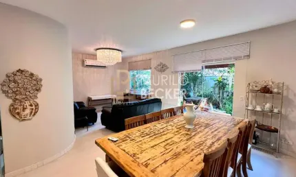 Casa Térrea à venda em condomínio 3 dormitórios , 225 m²  Bairro Urbanova