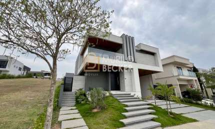 VENDA Casa de 4 quartos no Condominio Alphaville 2 no Bairro Urbanova