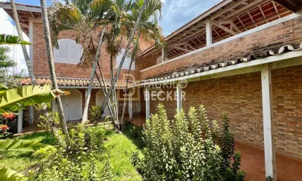 Casa à Venda - Zoneamento Misto - 350 m² com 4 quartos Bairro Jd. Esplanada