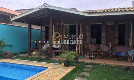 Casa de Madeira para Venda com 3 quartos no Bairro Villa Branca