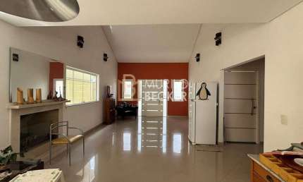 Casa à Venda em condomínio com 4 suítes no Altos da Serra V - Urbanova