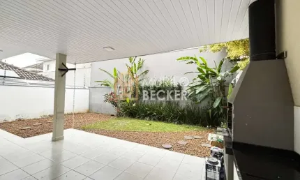 Casa 320m² em condomínio com 4 quartos para alugar - Bairro Urbanova