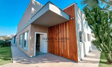 Casa térrea com 4 dormitórios a 750 metros do passeio pedra branca