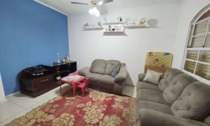 Casa para Venda em Valinhos, Jardim Santo Antônio, 2 dormitórios, 1 suíte, 3 banheiros, 2 vagas