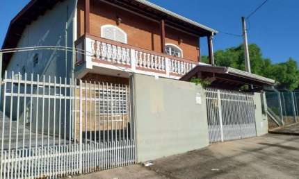Casa para Locação em Valinhos, JD PANORAMA, 3 dormitórios, 2 suítes, 1 banheiro, 4 vagas