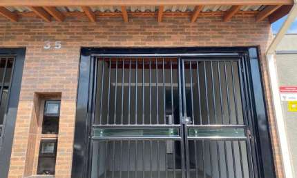 Casa com 2 dormitórios para alugar, 85 m² por R$ 2.916,19/mês - Jardim Veneza - Indaiatuba/SP