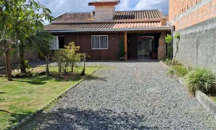 Casa para Venda em Araquari, Centro, 2 dormitórios, 1 banheiro, 1 vaga