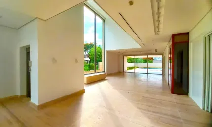 Belíssimo sobrado de 682m² no Alphaville Residencial I
