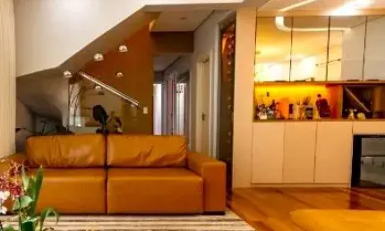 Cobertura duplex impecável com 270m² em rua tranquila e arborizada!