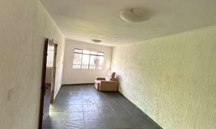 Casa com planta dinâmica e muito bem cuidada no Imirim