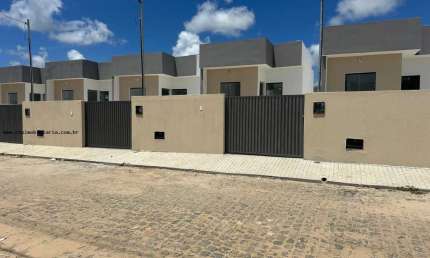 Casa conjugada no Conde/PB com dois Quartos e suíte.