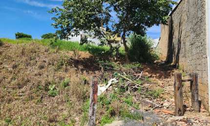 Terreno à venda no bairro Jardim Adélia - Amparo/SP