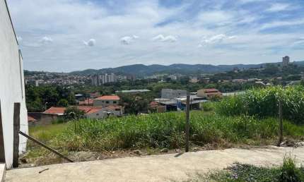Terreno à venda no bairro Jardim Adélia - Amparo/SP