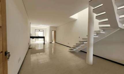 Casa para Venda em Juiz de Fora, Aeroporto, 3 dormitórios, 1 suíte, 3 banheiros, 2 vagas