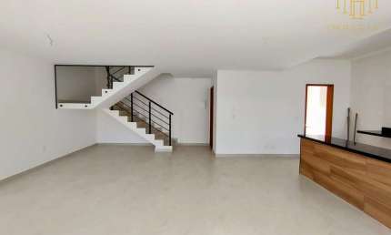 Casa para Venda em Juiz de Fora, Marilândia, 3 dormitórios, 1 suíte, 3 banheiros, 2 vagas